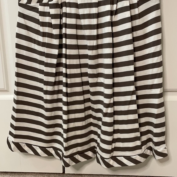 Grey white stripe top BCBG NWT - Picture 11 of 13